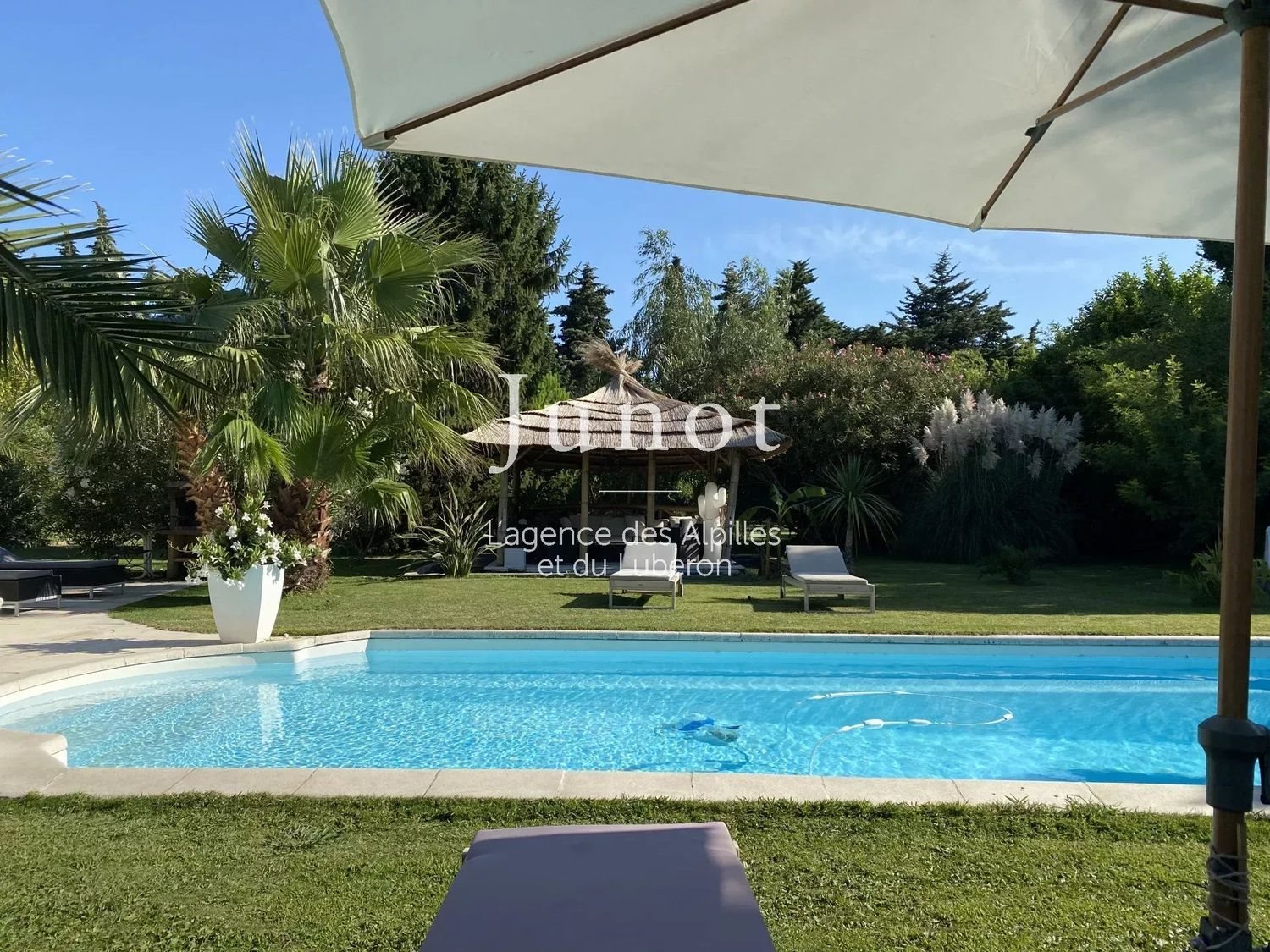 Maison à louer, 370m², Châteaurenard