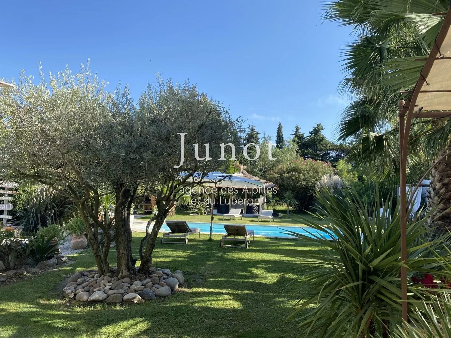 Maison à louer, 370m², Châteaurenard
