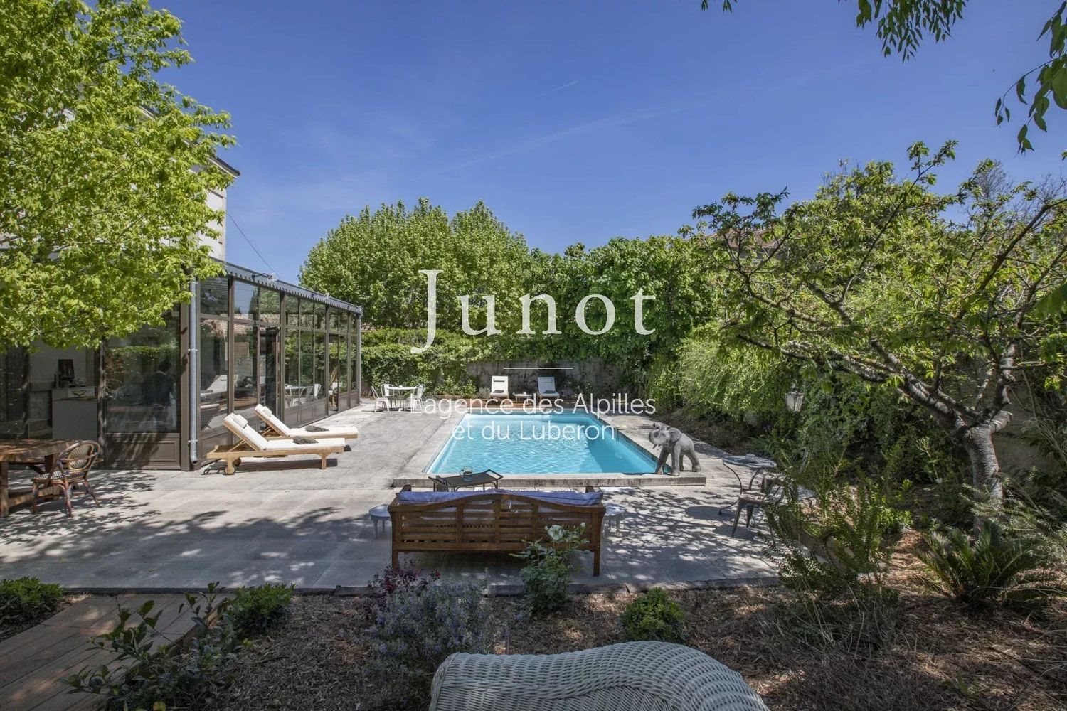 Maison à louer, 280m², Saint-Rémy-de-Provence