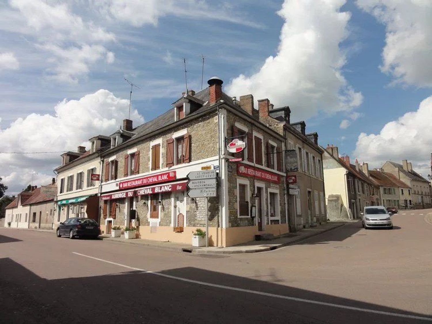 Maison à louer, 370m², Saint-Pierre-le-Moûtier