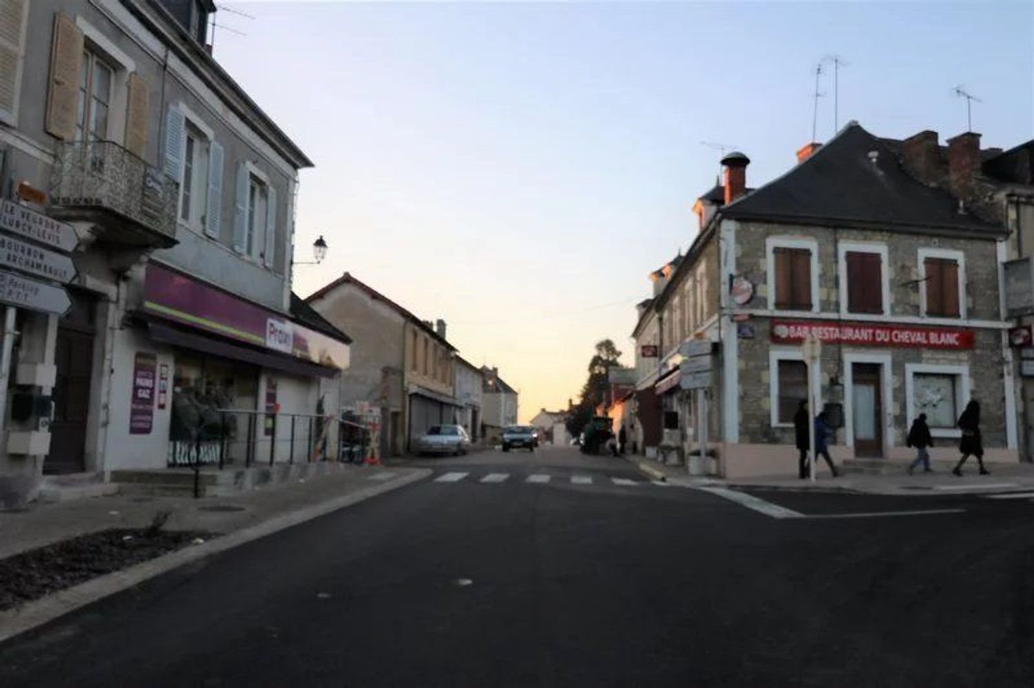 Maison à louer, 370m², Saint-Pierre-le-Moûtier