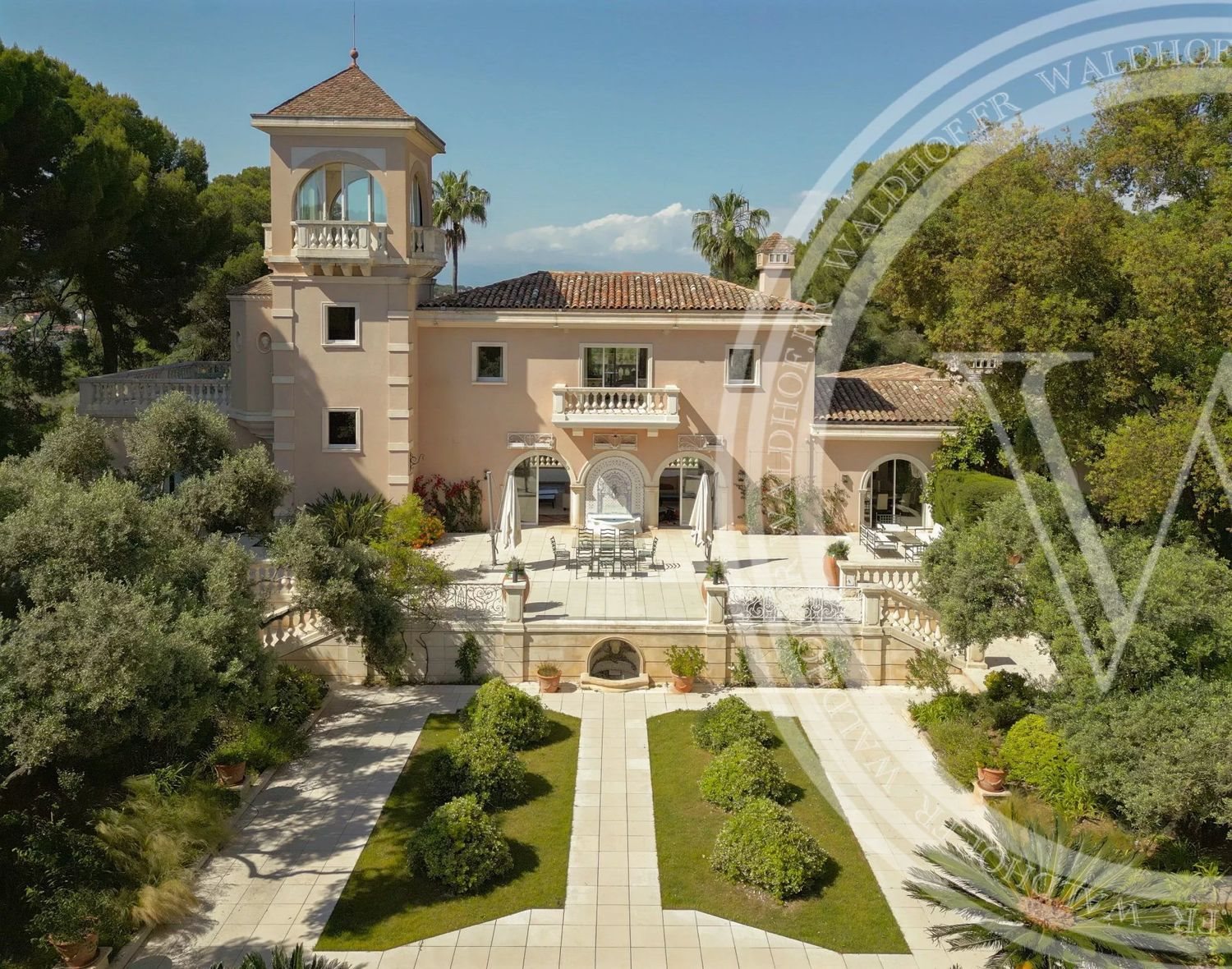 Maison à louer, 690m², Antibes