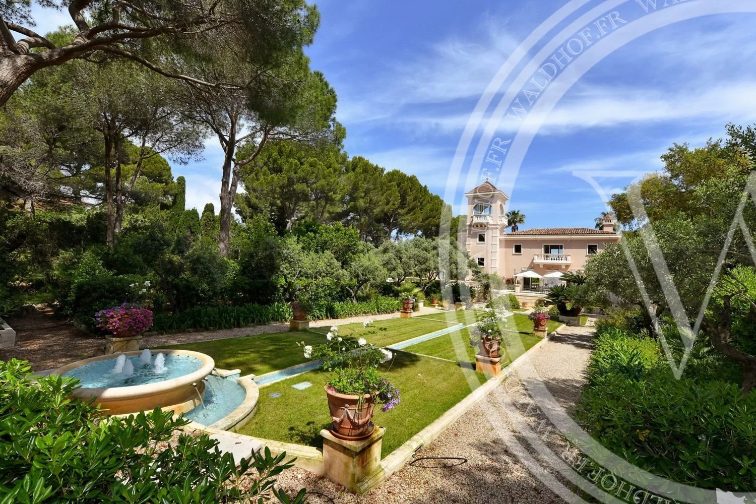 Maison à louer, 690m², Antibes