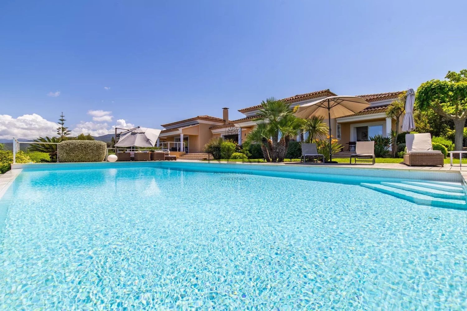 Maison à louer, 250m², Pietrosella