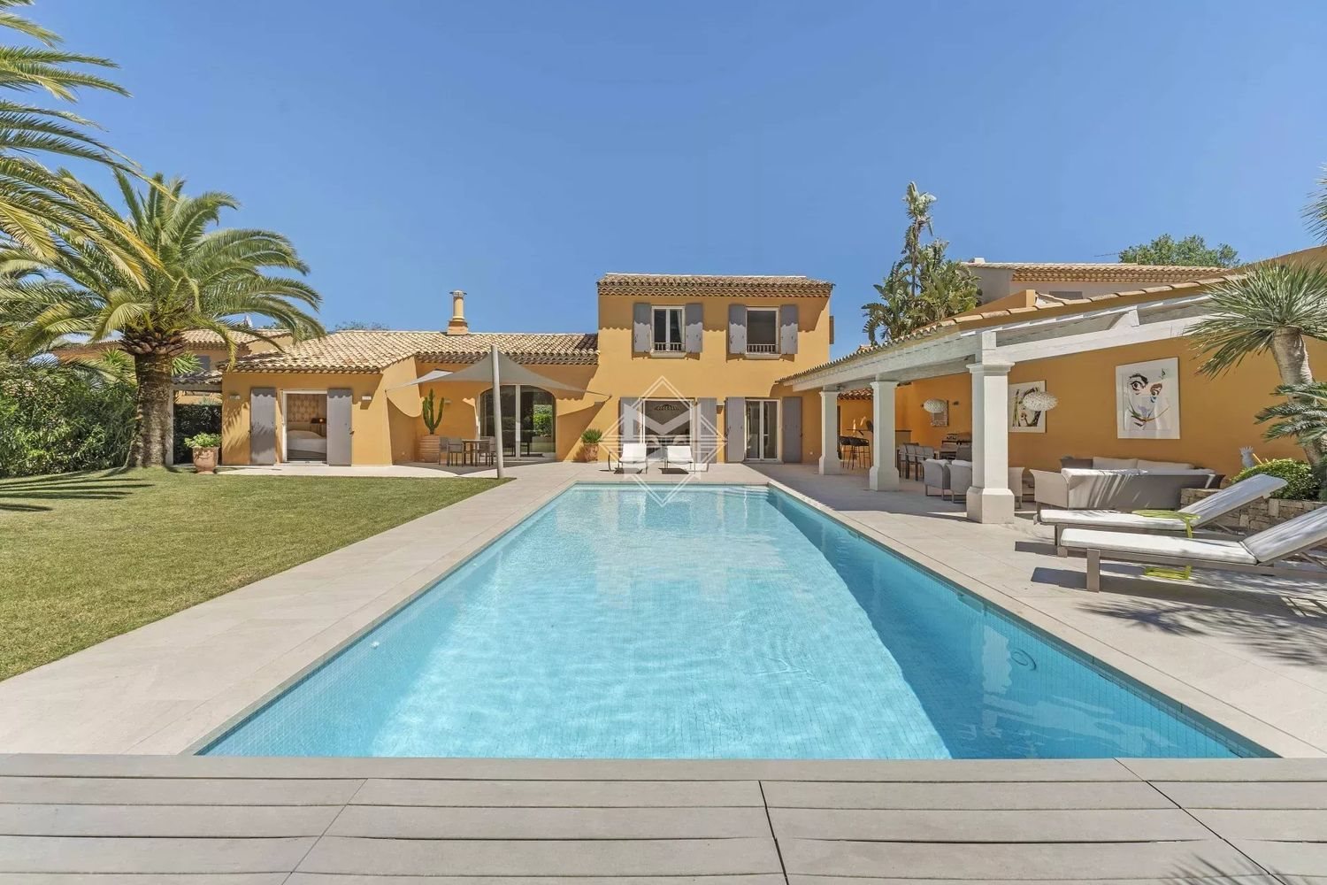 Maison à louer, 170m², Gassin