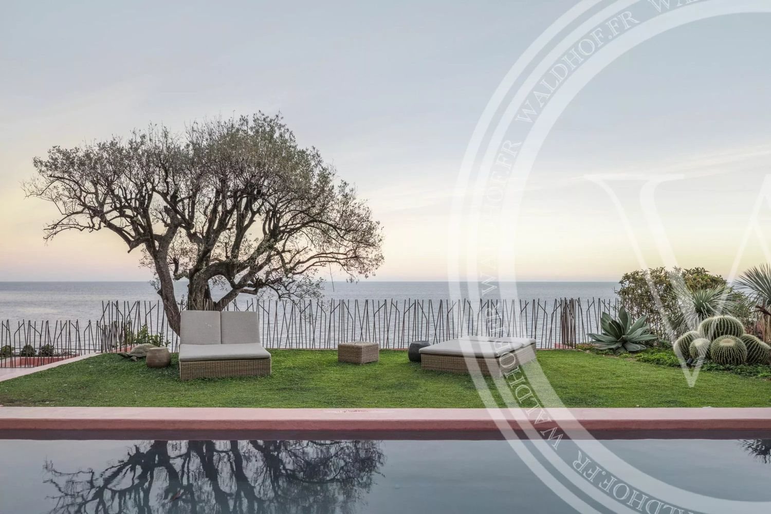 Maison à louer, 485m², Roquebrune-Cap-Martin
