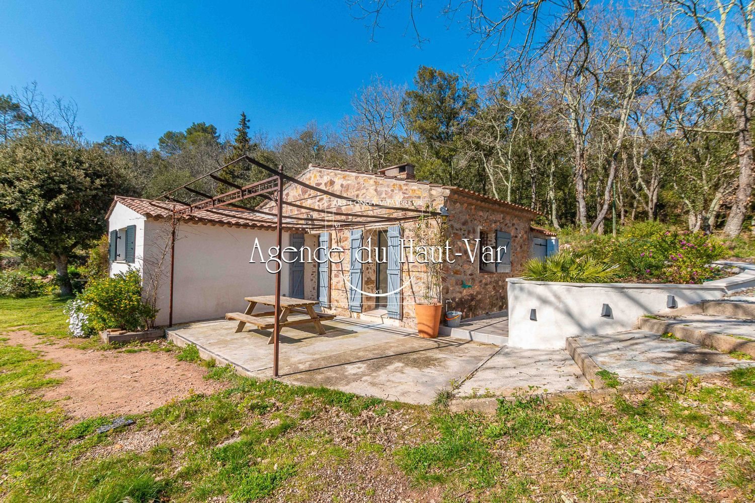 Maison à vendre, 77m², Bagnols-en-Forêt