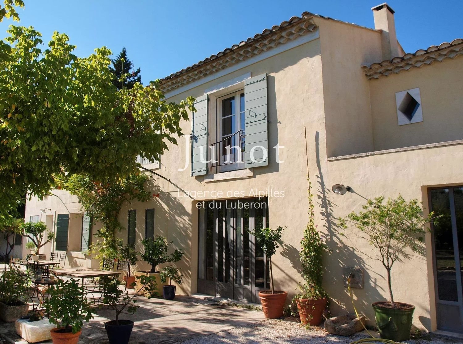Maison à louer, 550m², Saint-Rémy-de-Provence
