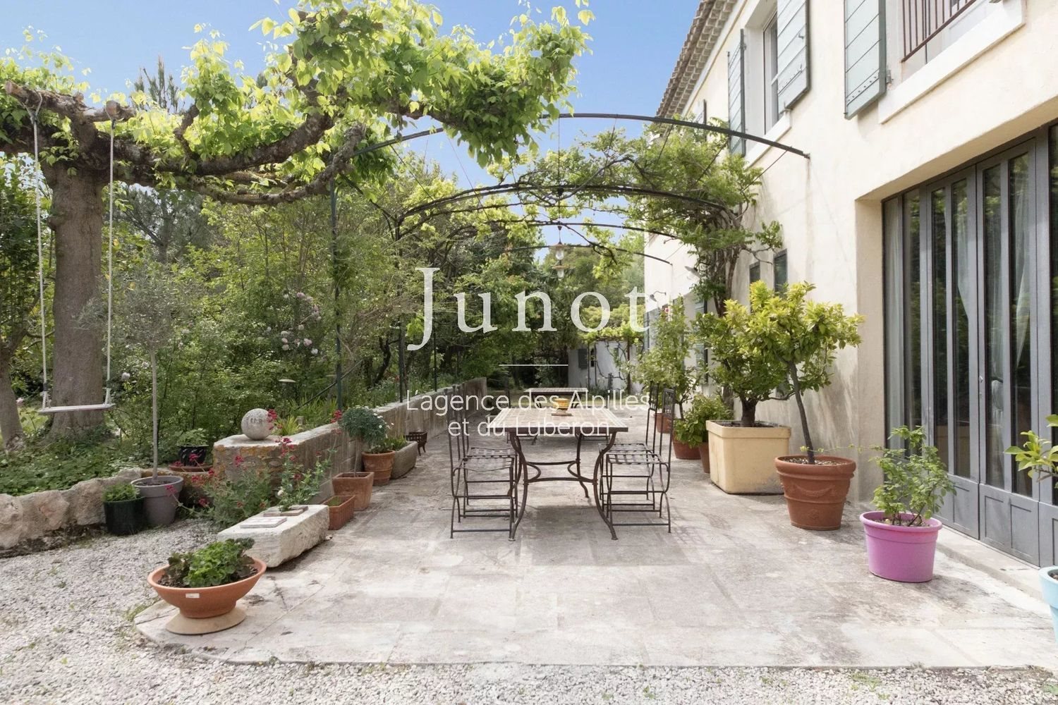 Maison à louer, 550m², Saint-Rémy-de-Provence