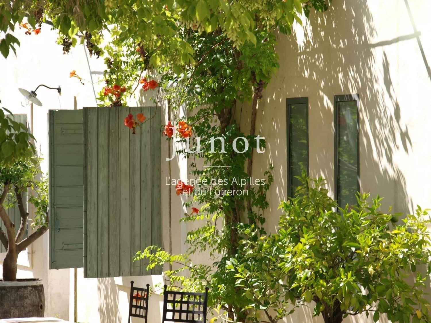 Maison à louer, 550m², Saint-Rémy-de-Provence