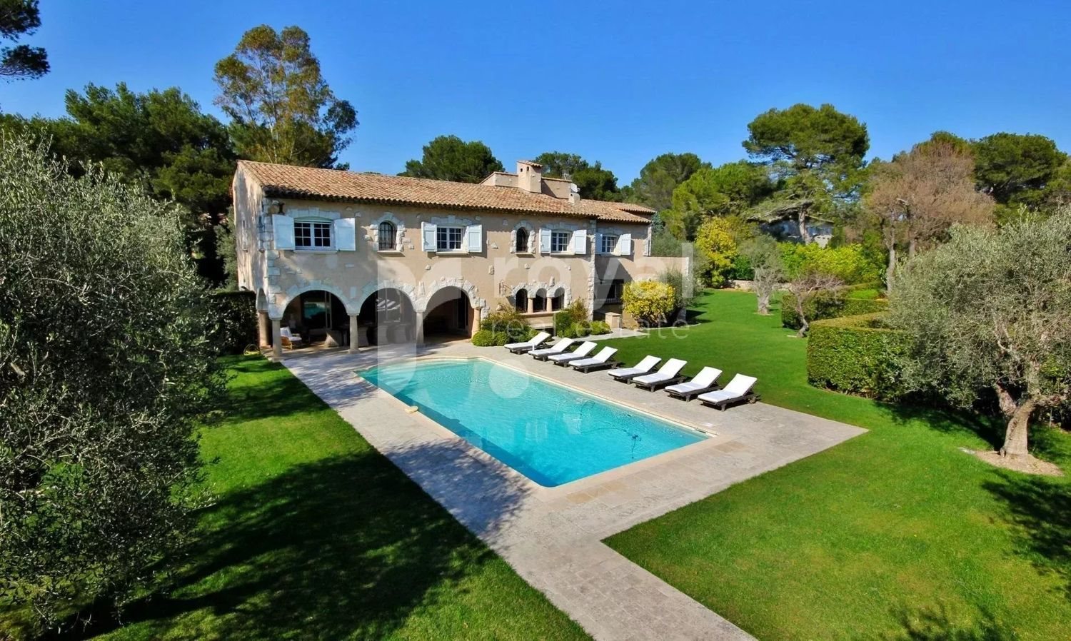 Maison à louer, 340m², Mougins