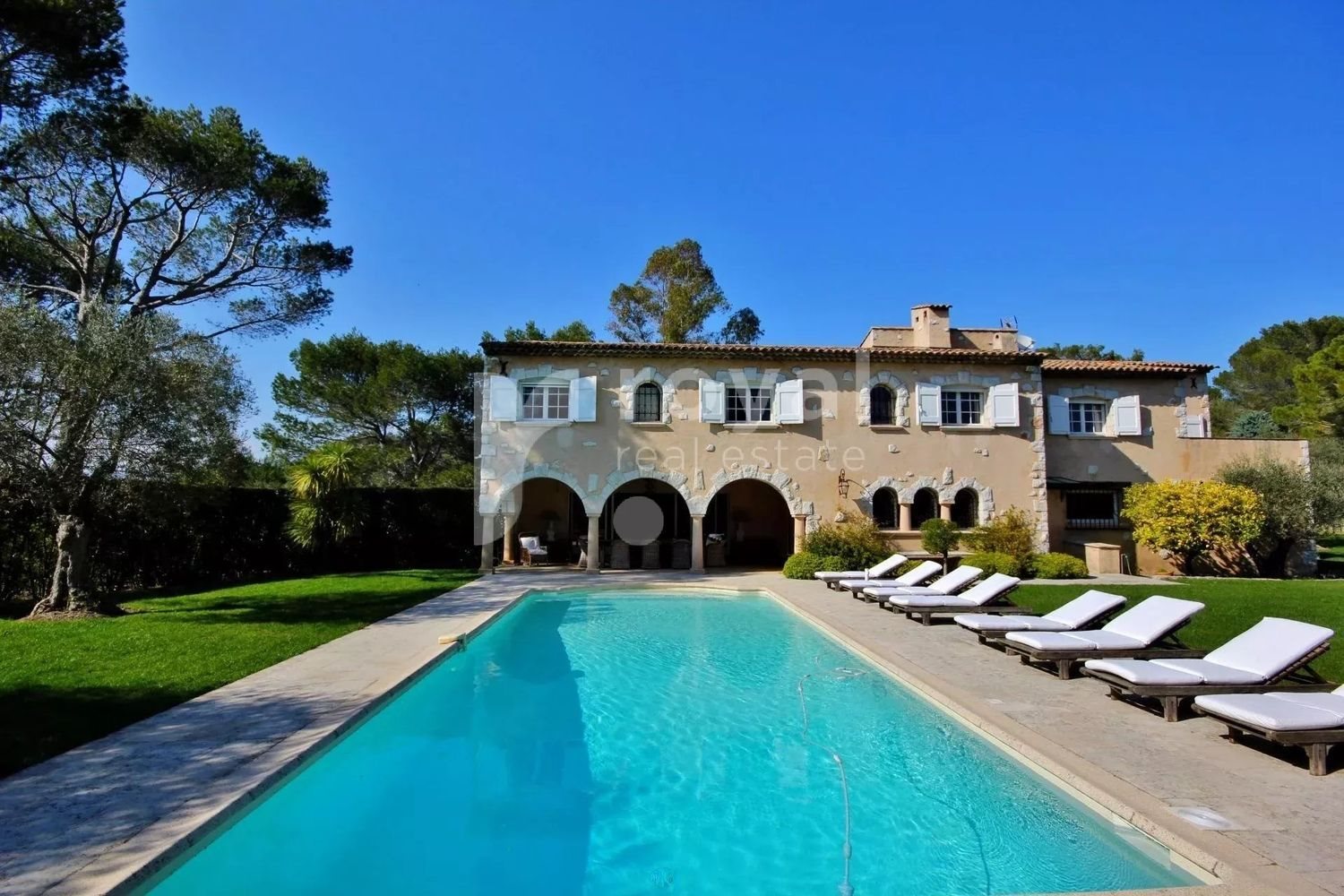 Maison à louer, 340m², Mougins