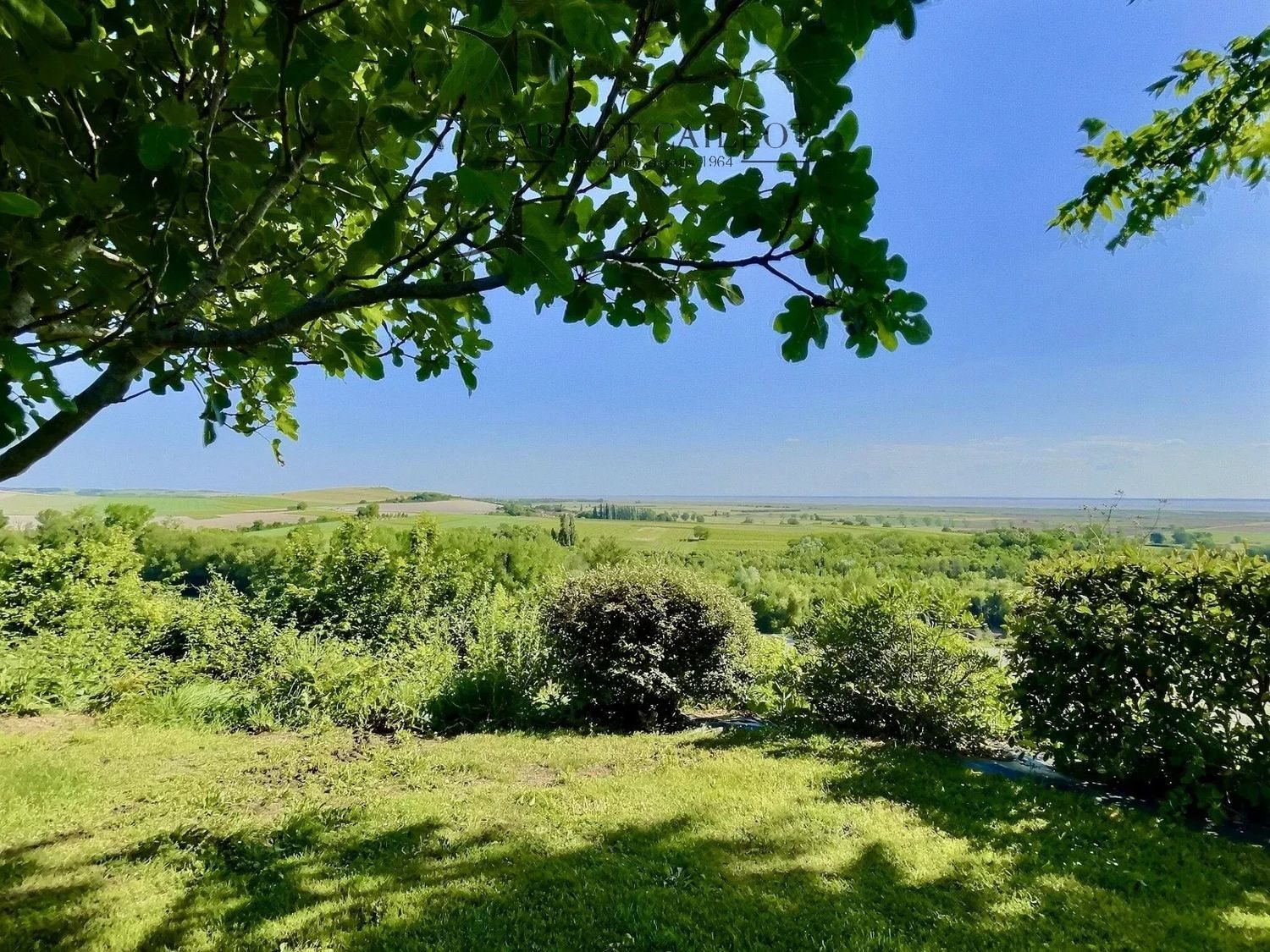 Maison à vendre, 260m², Mortagne-sur-Gironde