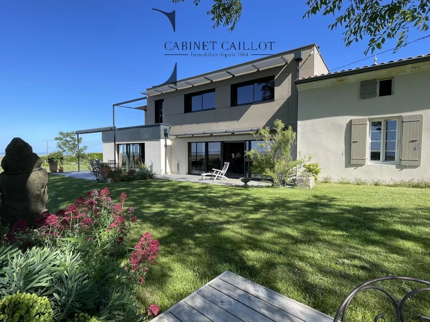 Maison à vendre, 260m², Mortagne-sur-Gironde