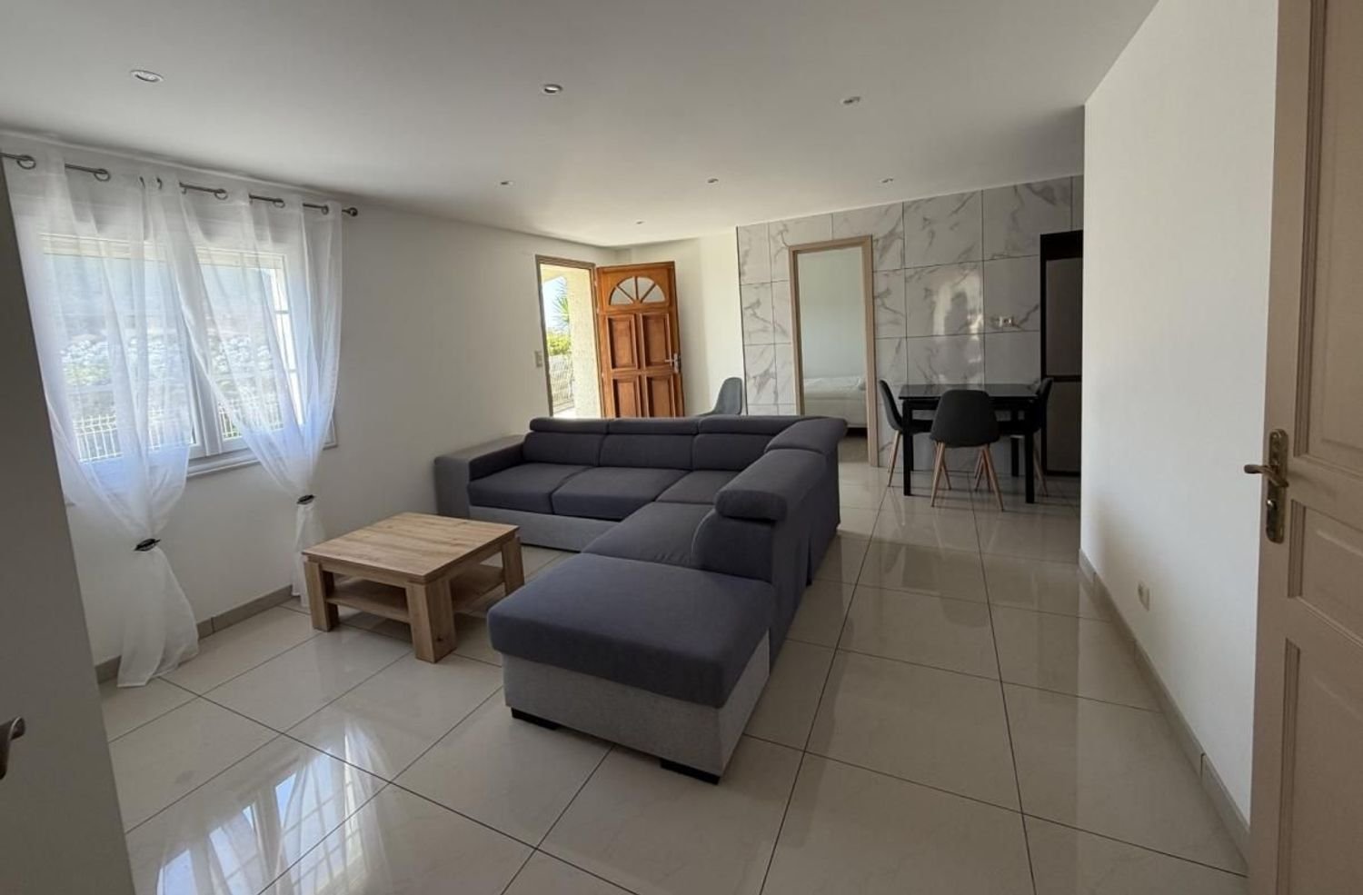Appartement à louer, 61m², Alata