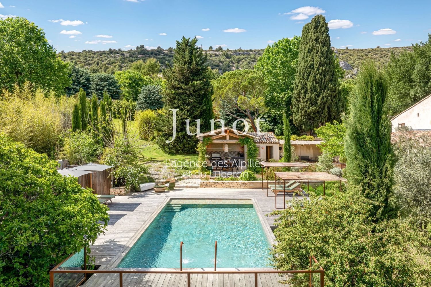 Maison à louer, 300m², Saint-Saturnin-lès-Apt