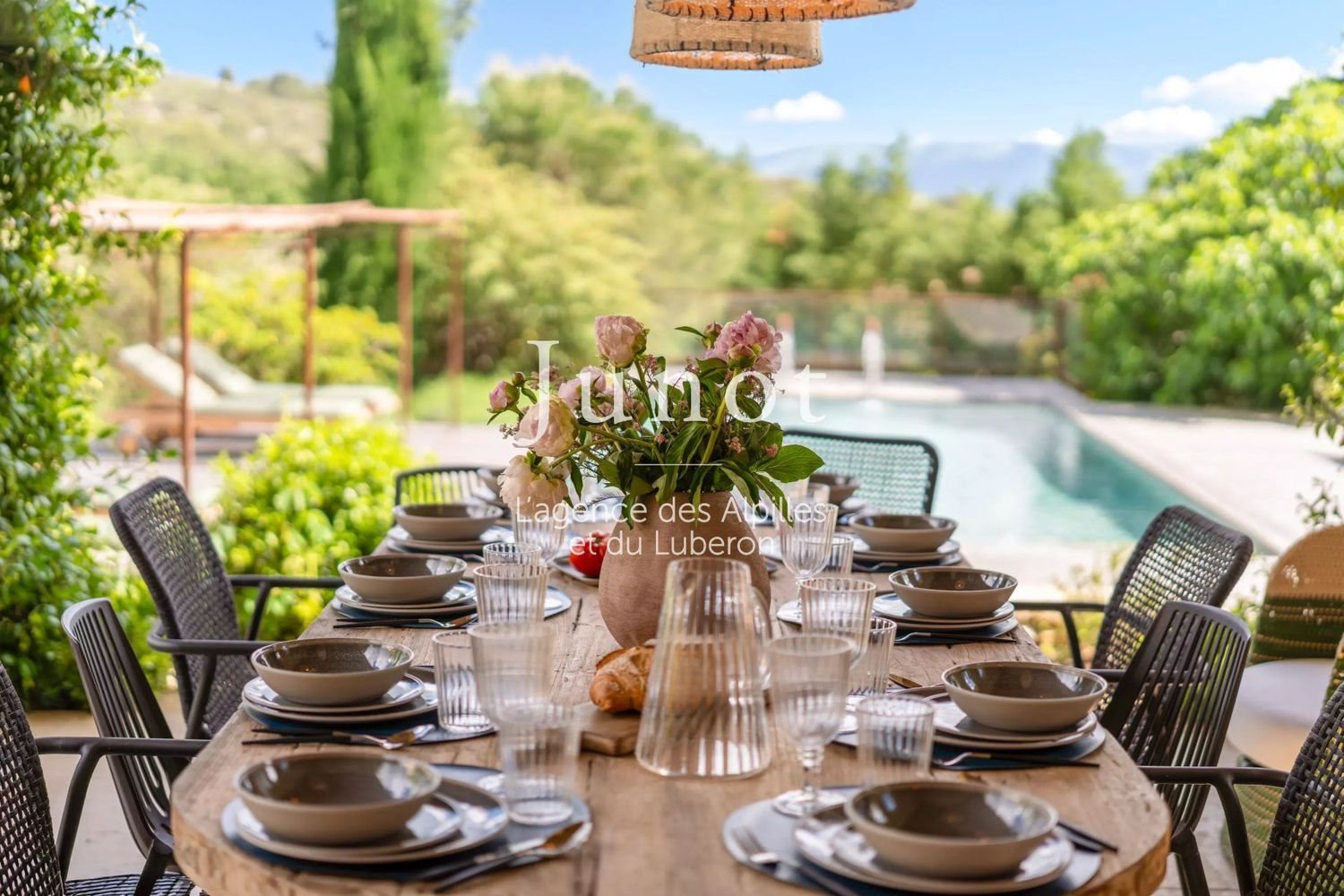 Maison à louer, 300m², Saint-Saturnin-lès-Apt