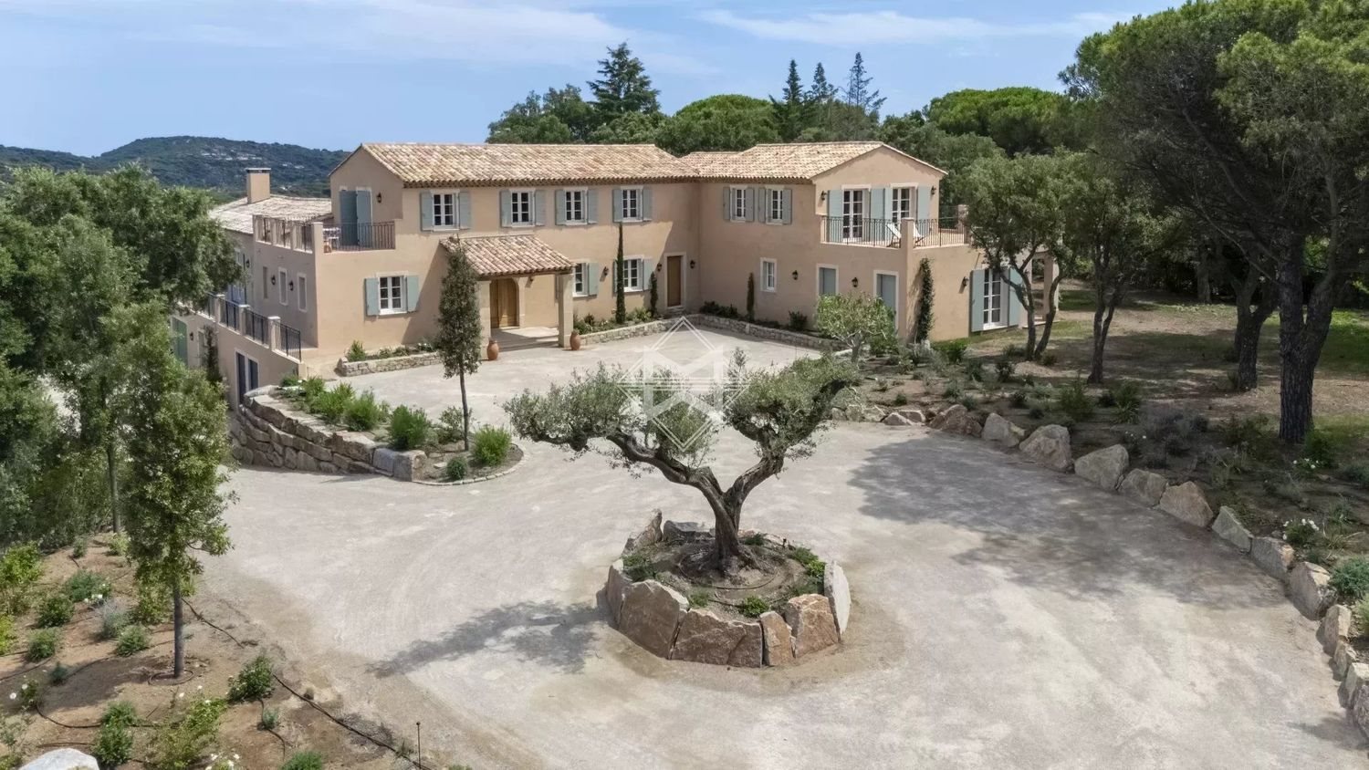 Maison à louer, 550m², La Croix-Valmer