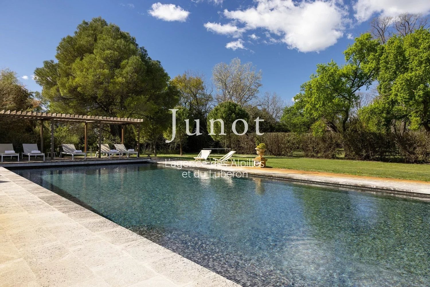Maison à louer, 1000m², Beaucaire