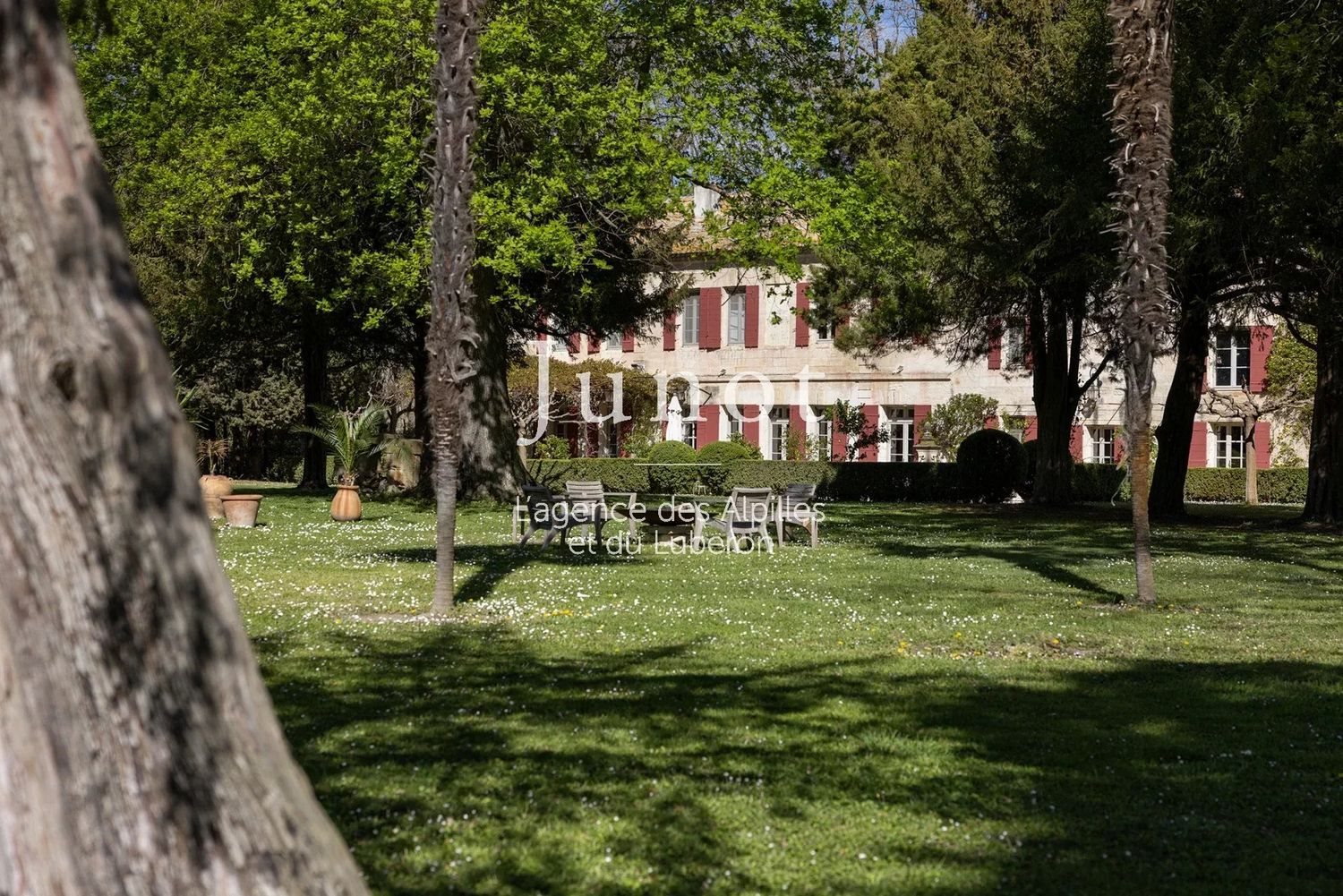 Maison à louer, 1000m², Beaucaire