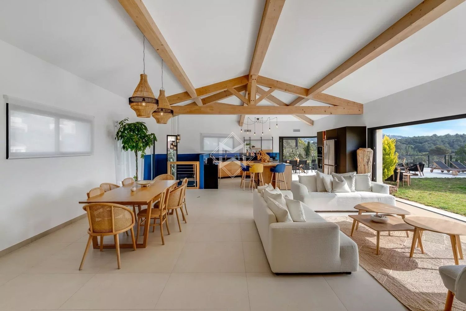 Maison à louer, 350m², La Croix-Valmer