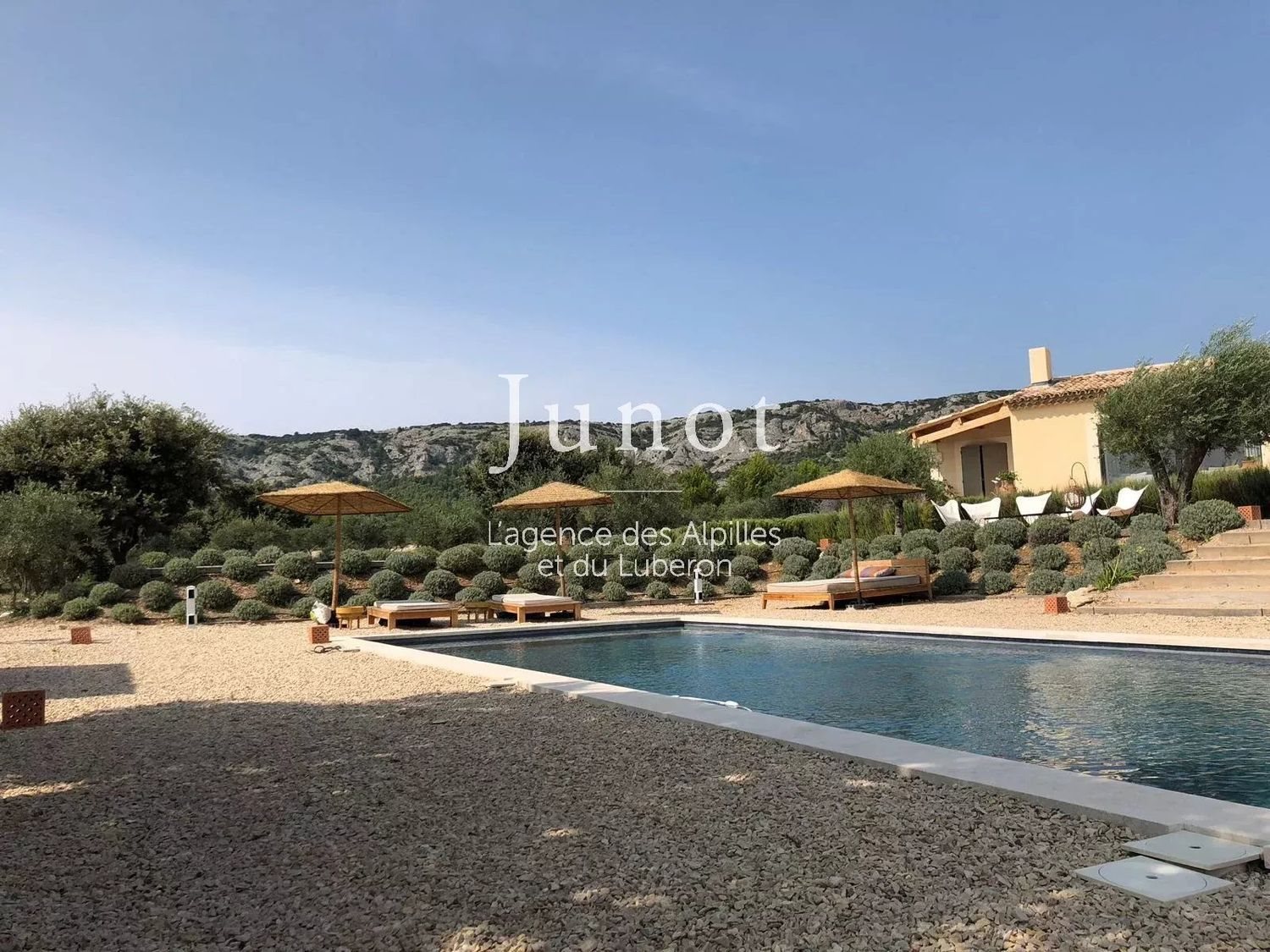 Maison à louer, 320m², Mérindol