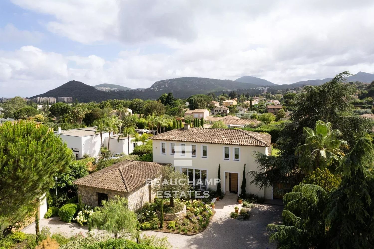 Maison à louer, 220m², Mandelieu-la-Napoule