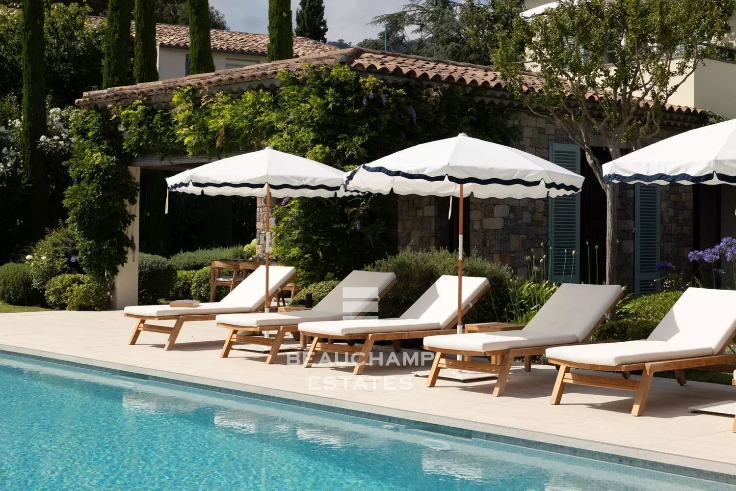 Maison à louer, 220m², Mandelieu-la-Napoule