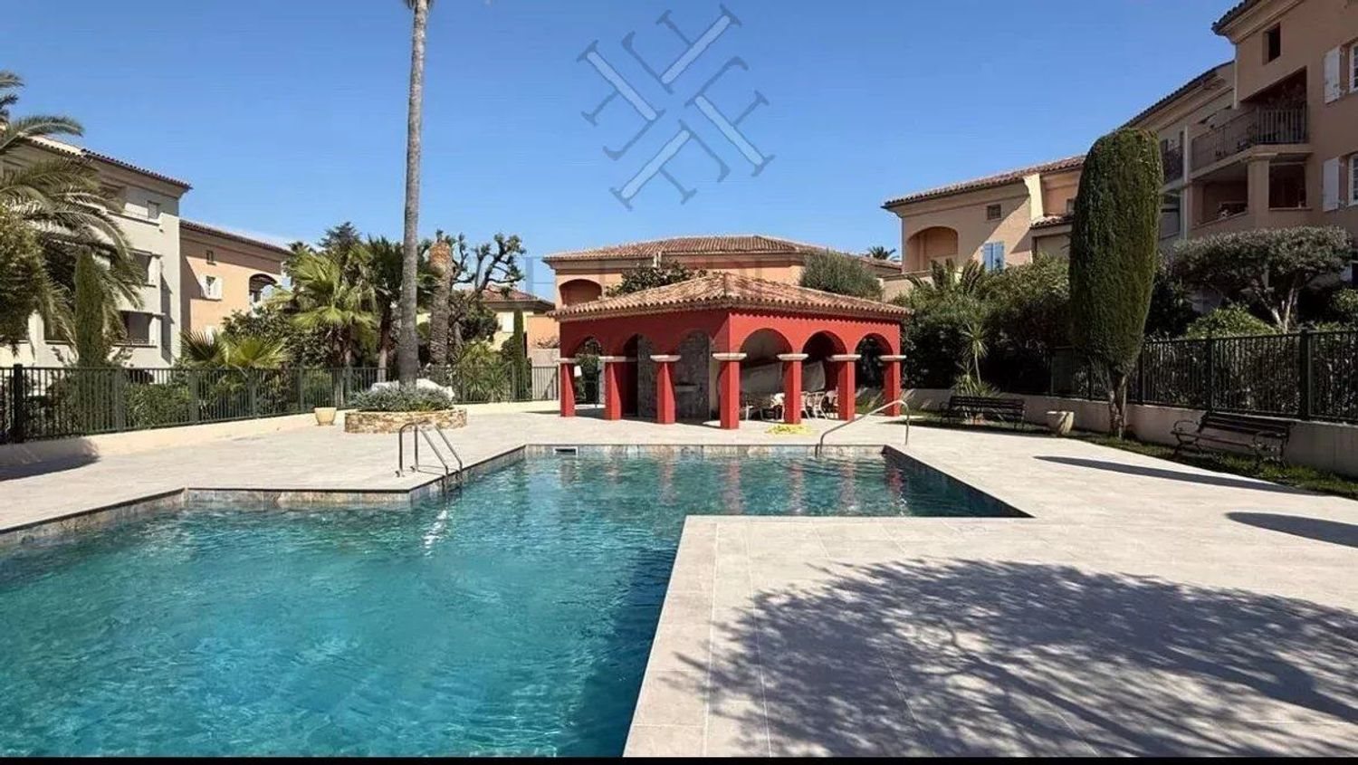 Appartement à louer, 11m², Saint-Tropez