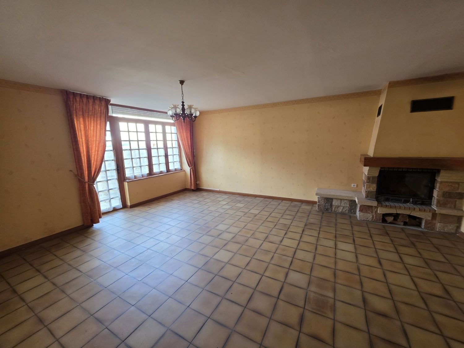 Maison à vendre, 90m², Saint-Genès-Champanelle