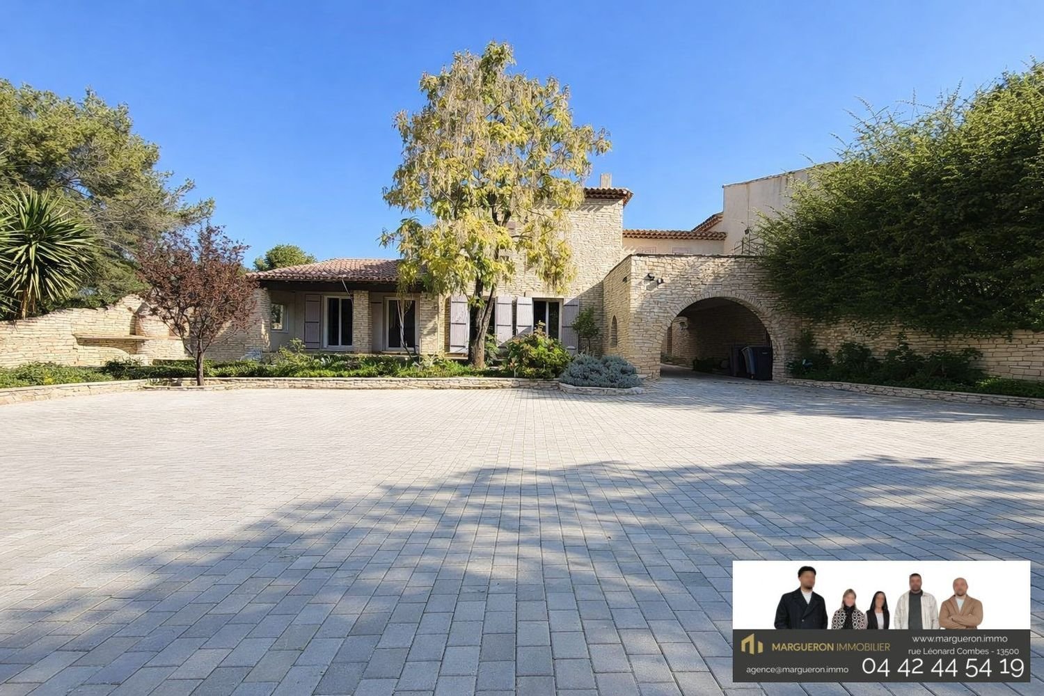 Maison à vendre, 210m², Saint-Mitre-les-Remparts
