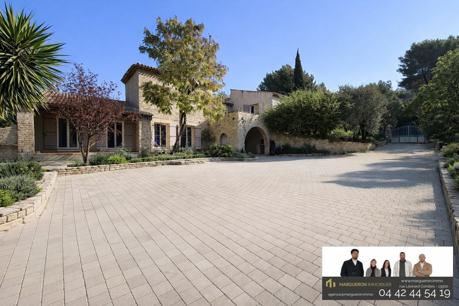 Maison à vendre, 210m², Saint-Mitre-les-Remparts