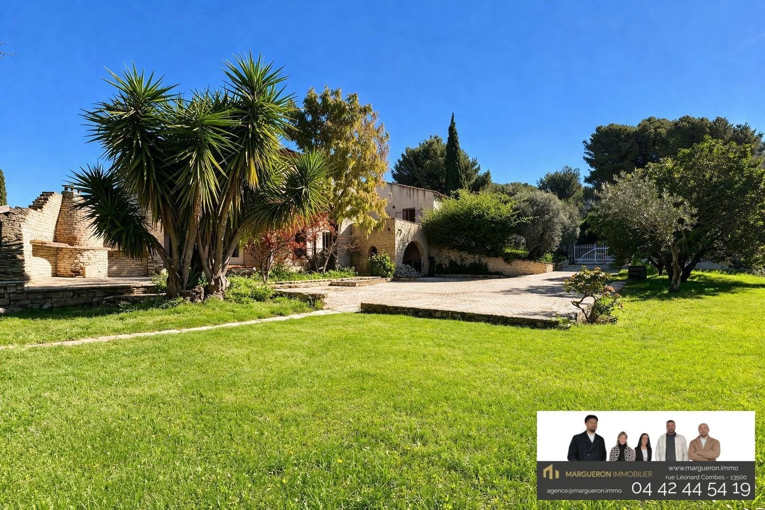 Maison à vendre, 210m², Saint-Mitre-les-Remparts