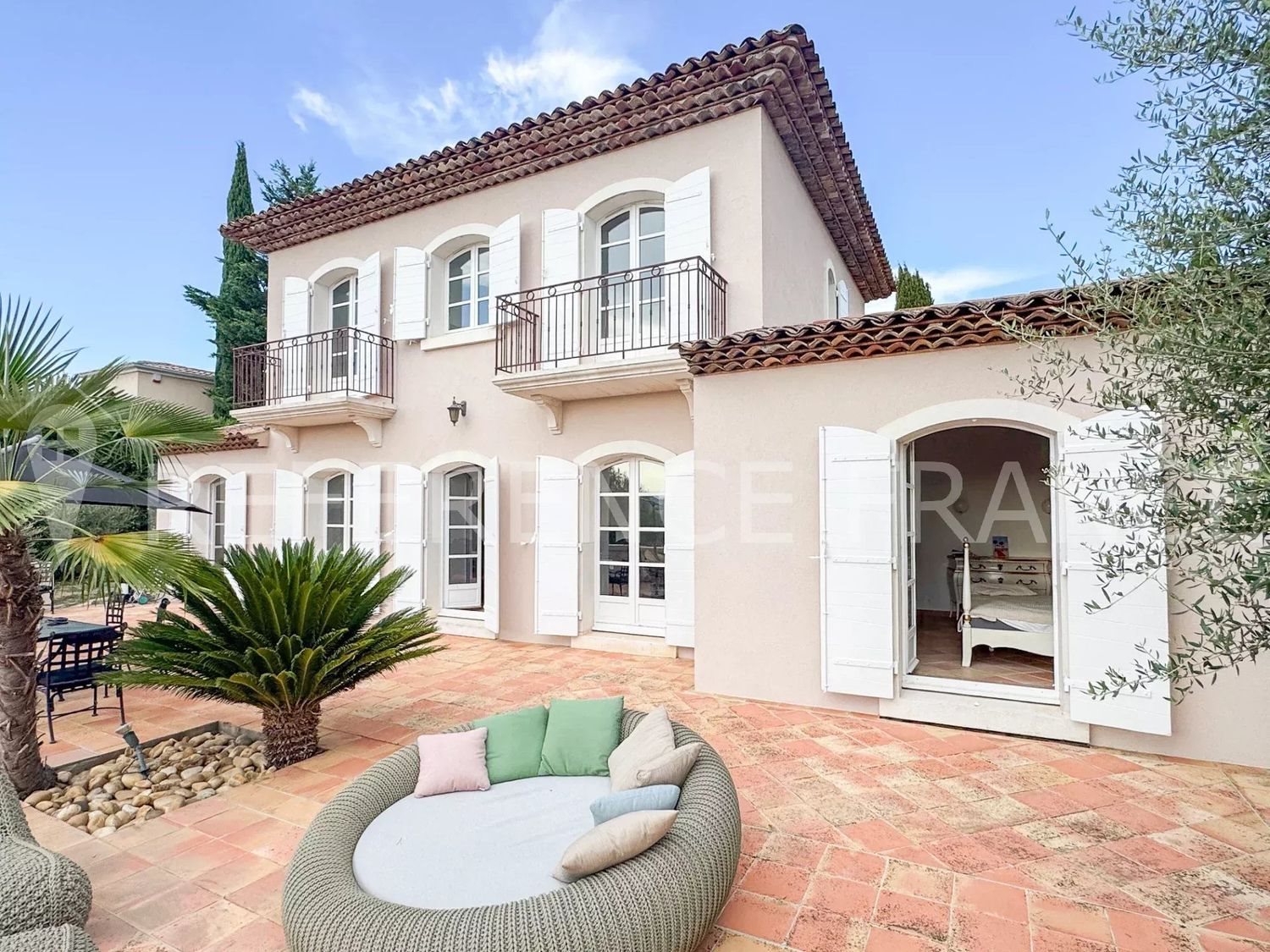 Maison à louer, 280m², Mougins