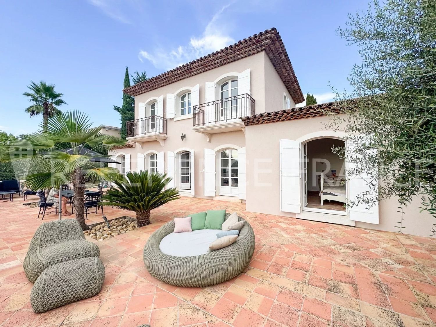 Maison à louer, 280m², Mougins