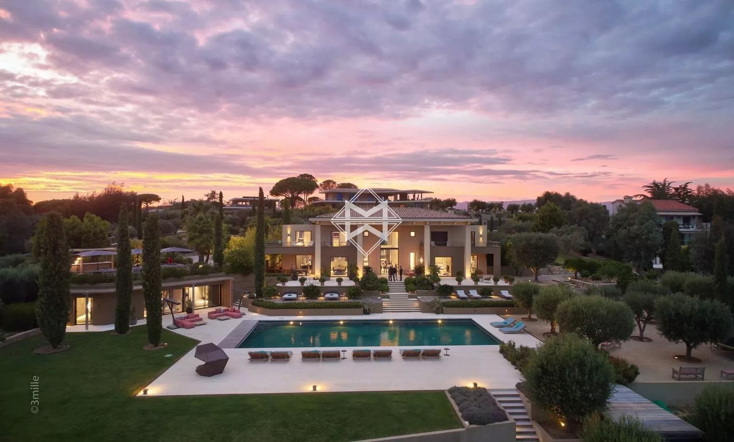 Maison à louer, 980m², Vallauris