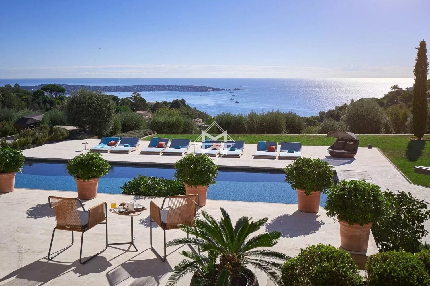 Maison à louer, 980m², Vallauris