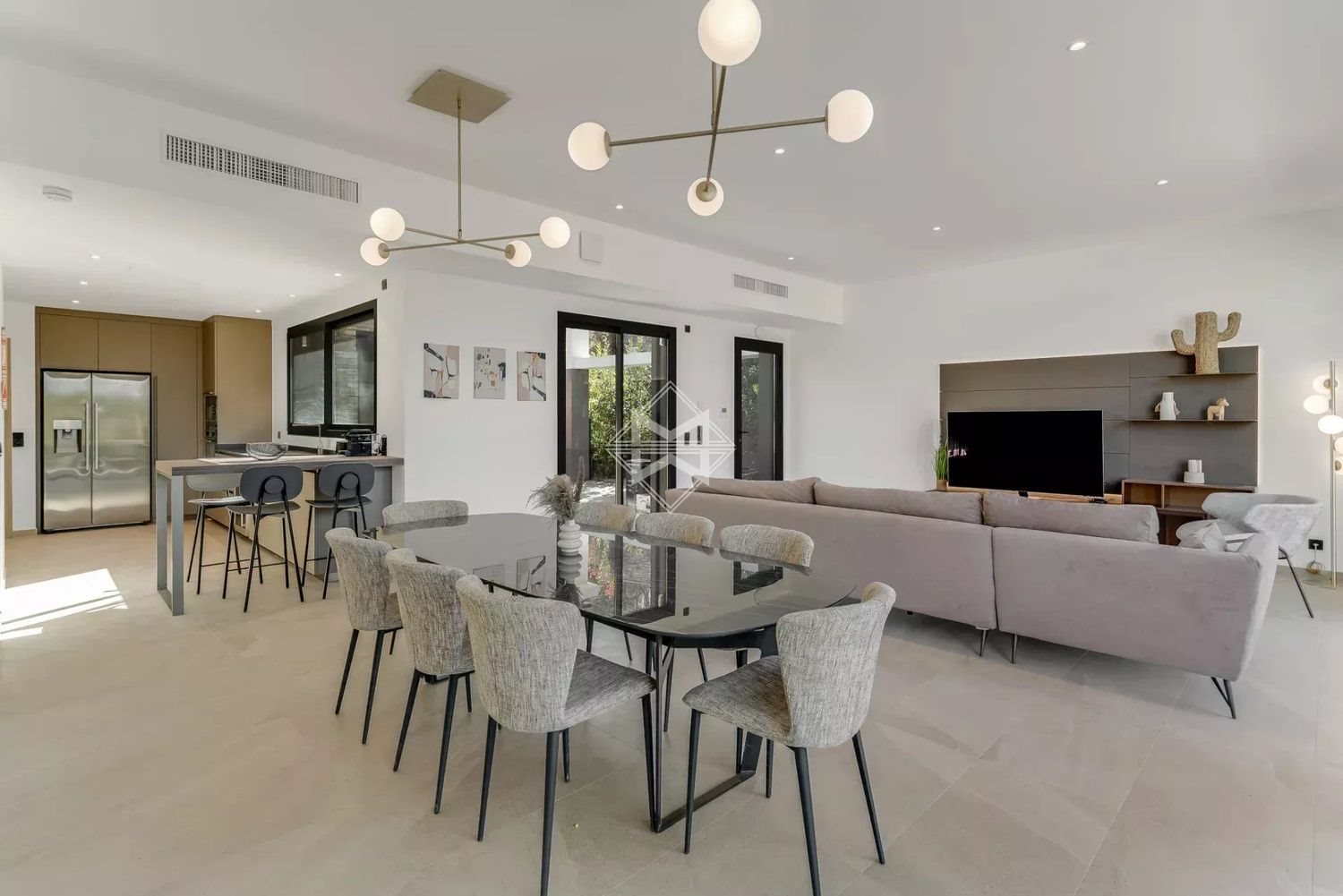 Maison à louer, 350m², Gassin