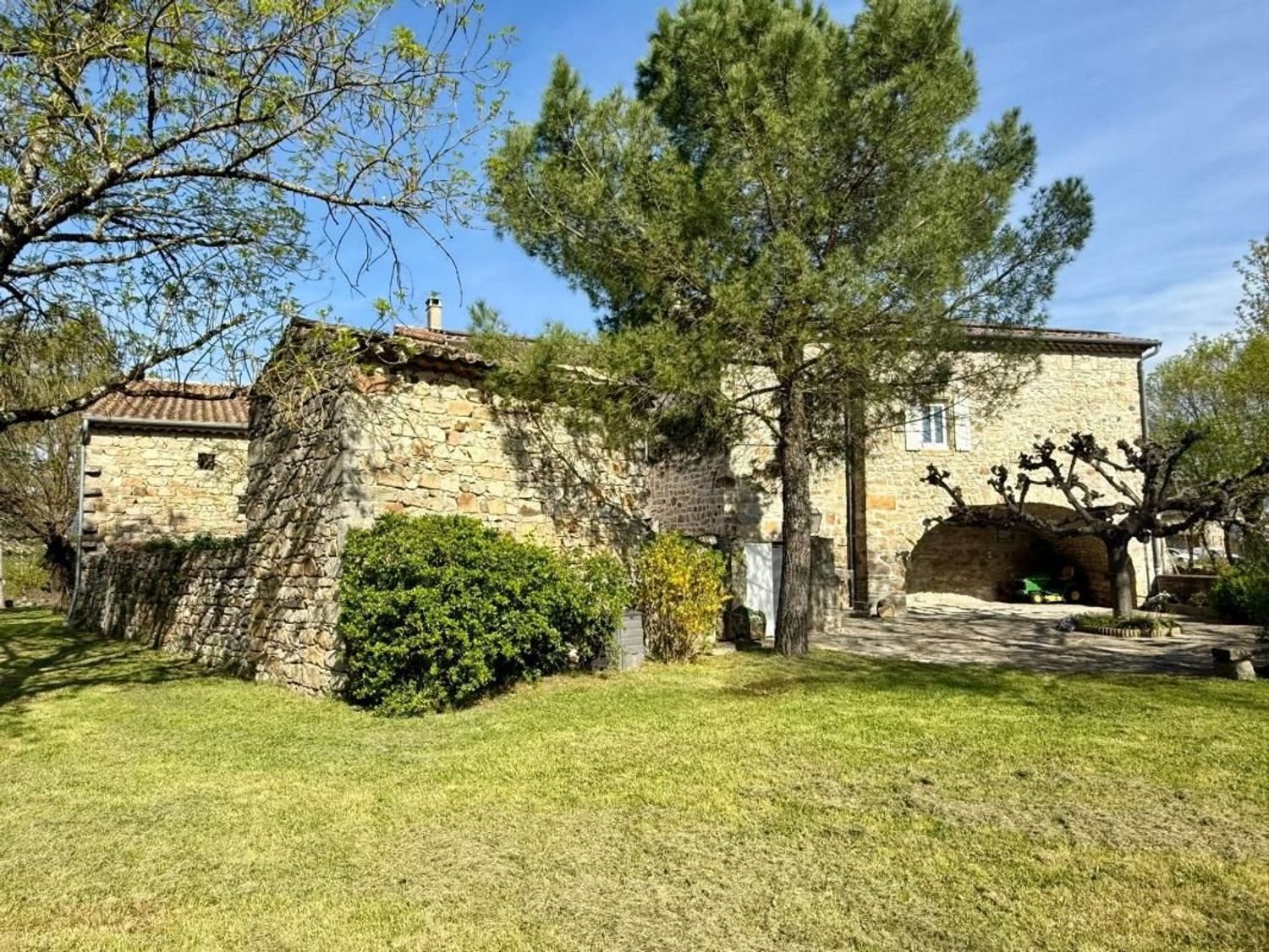 Maison à vendre, 468m², Frontonas