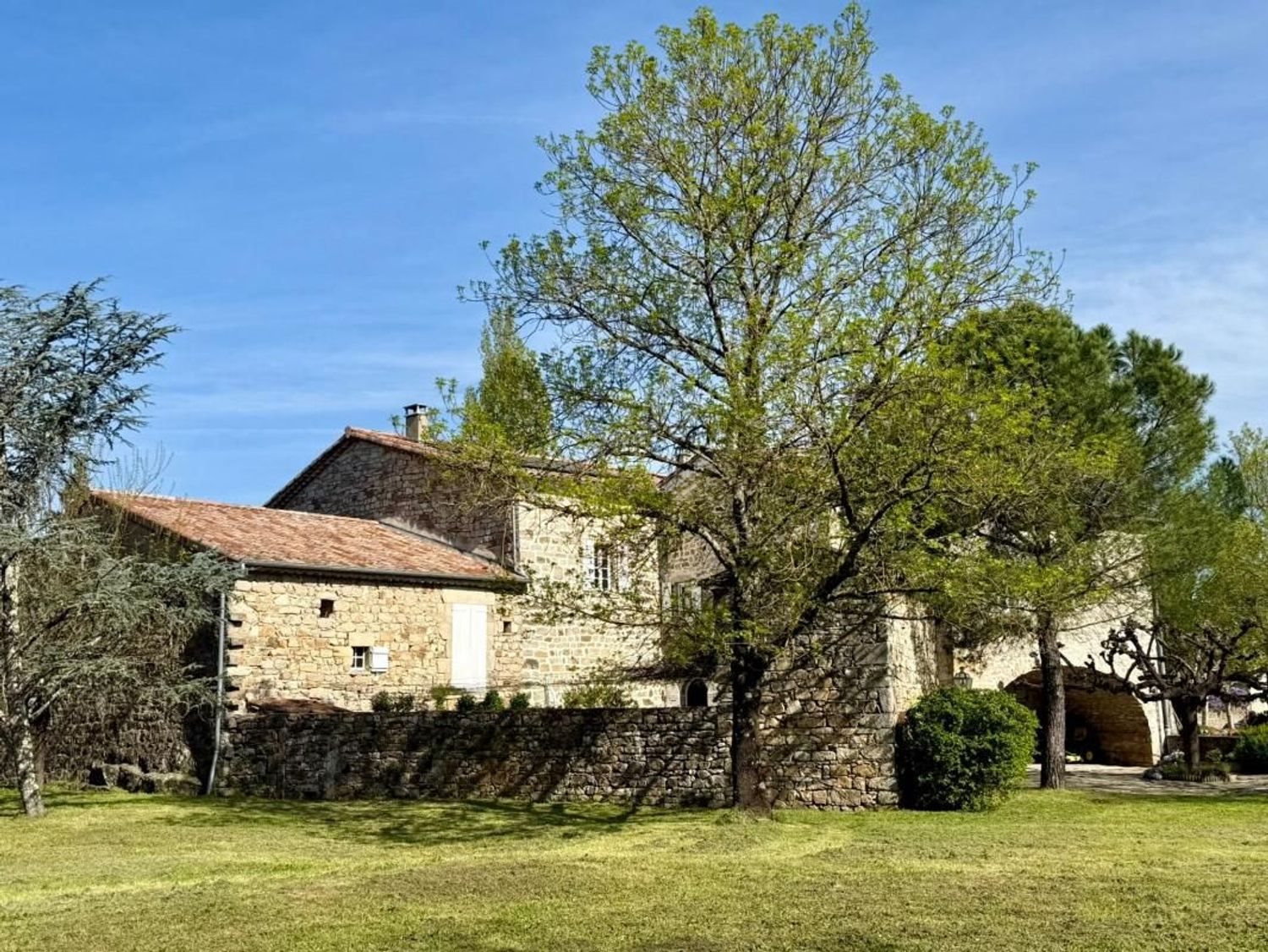 Maison à vendre, 468m², Frontonas