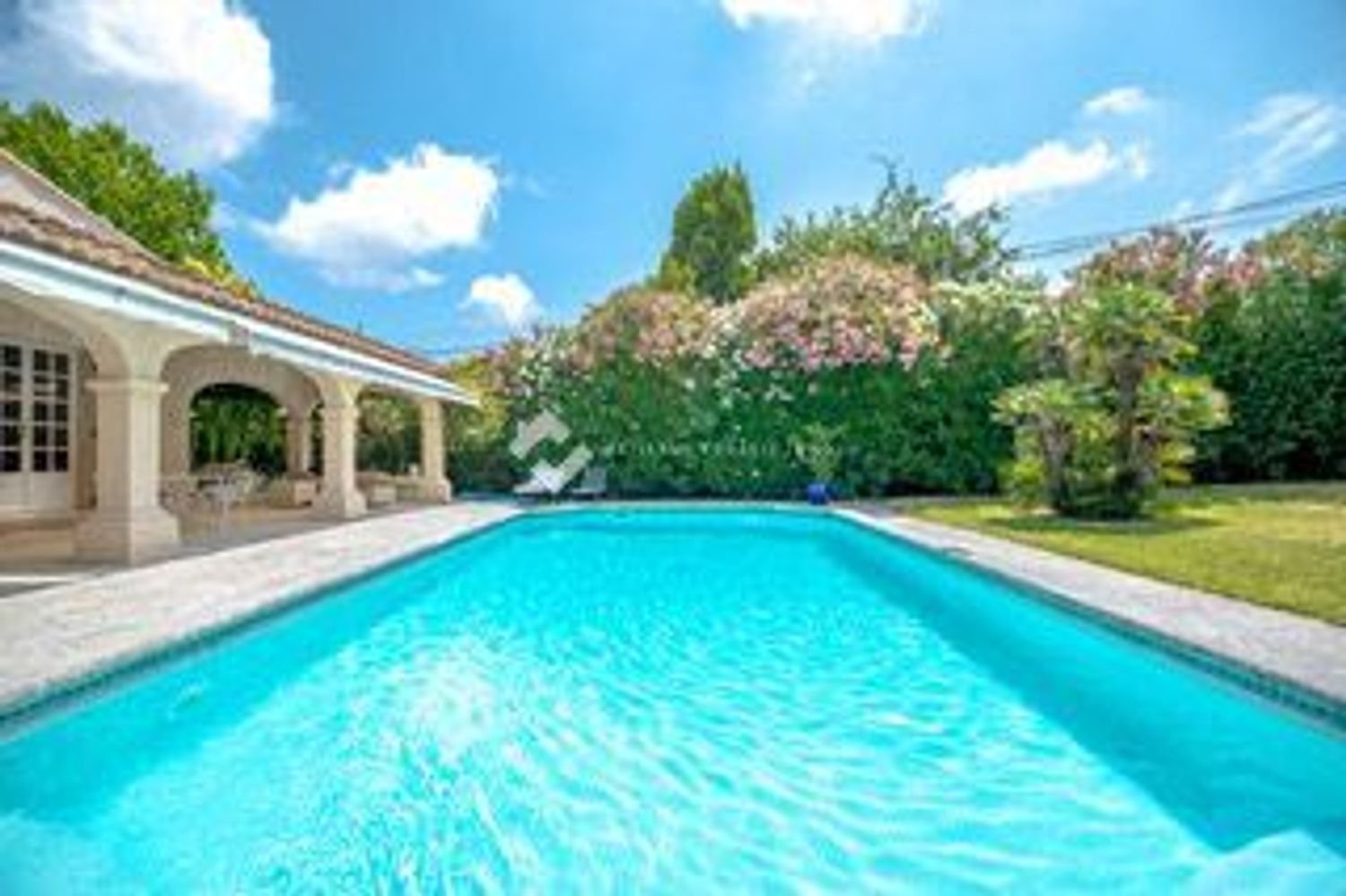 Maison à louer, 180m², Gassin