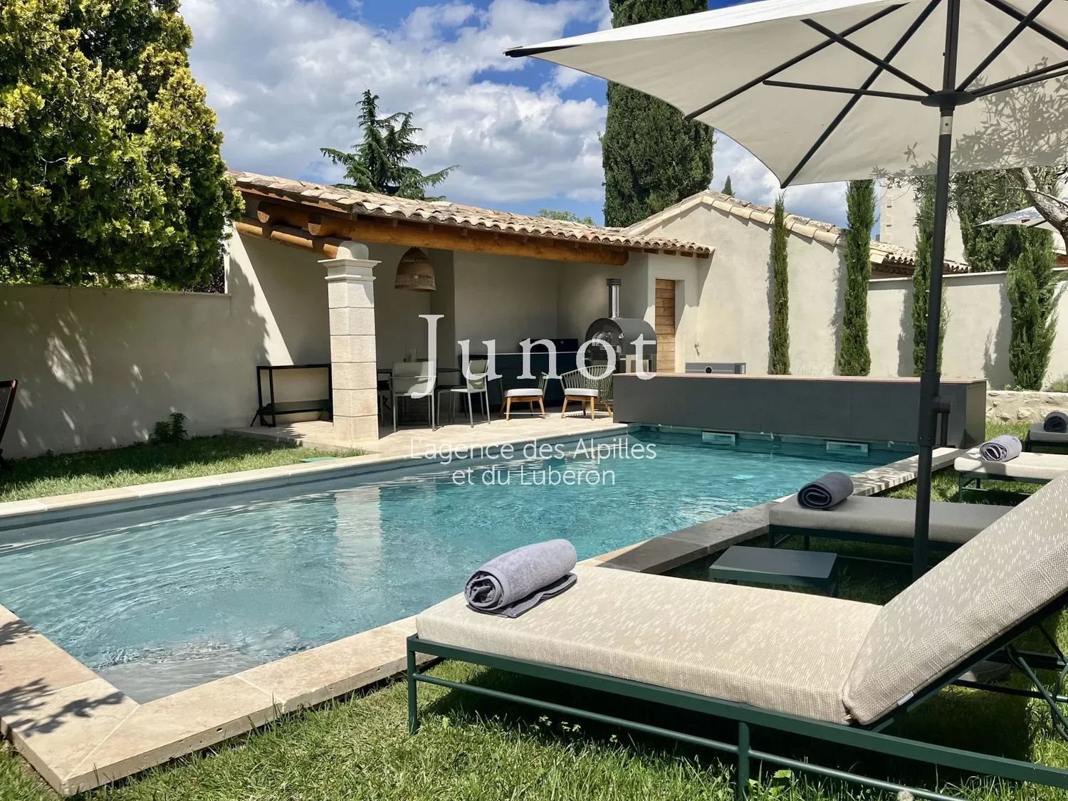Maison à louer, 230m², Saint-Rémy-de-Provence