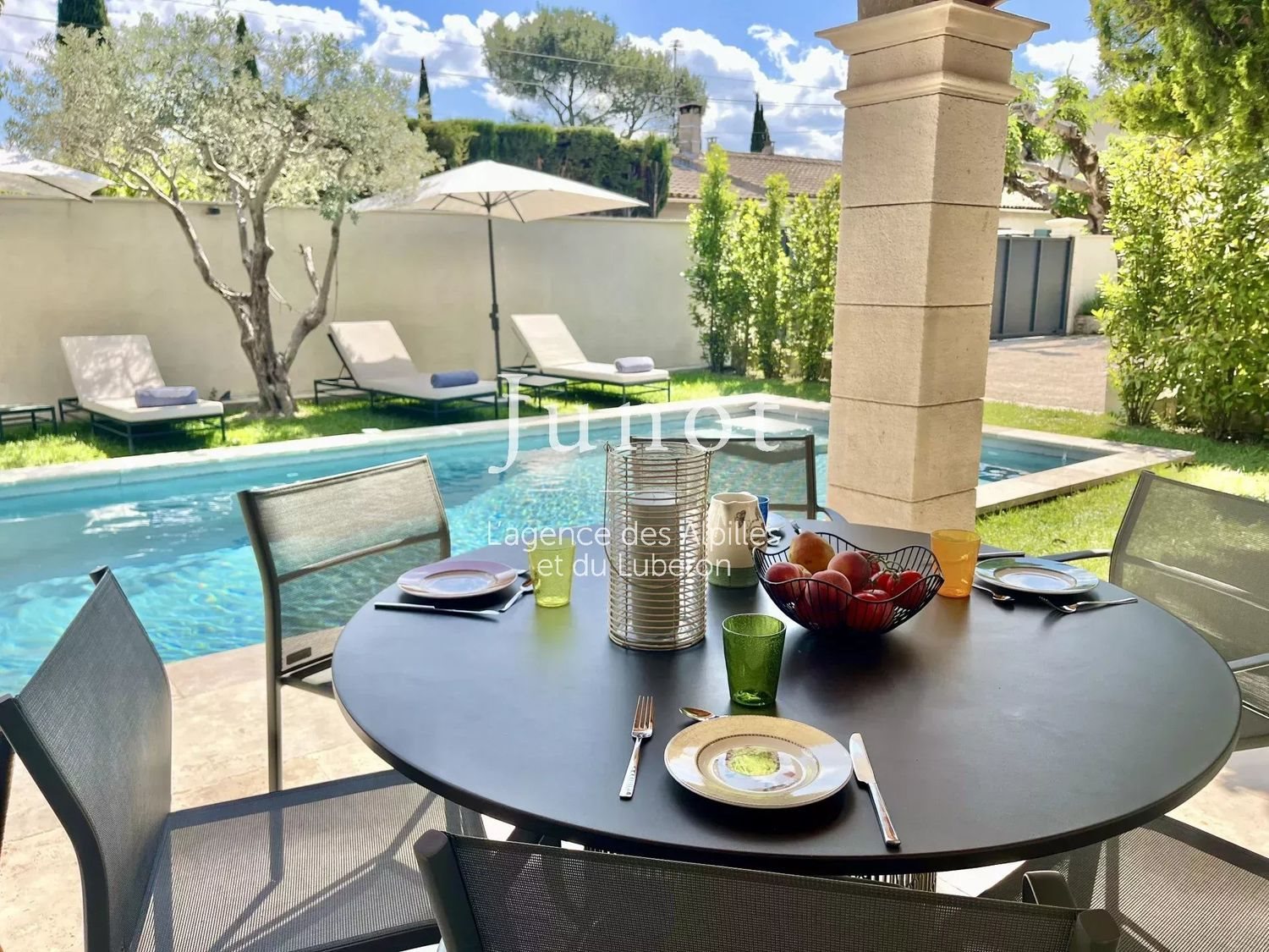 Maison à louer, 230m², Saint-Rémy-de-Provence