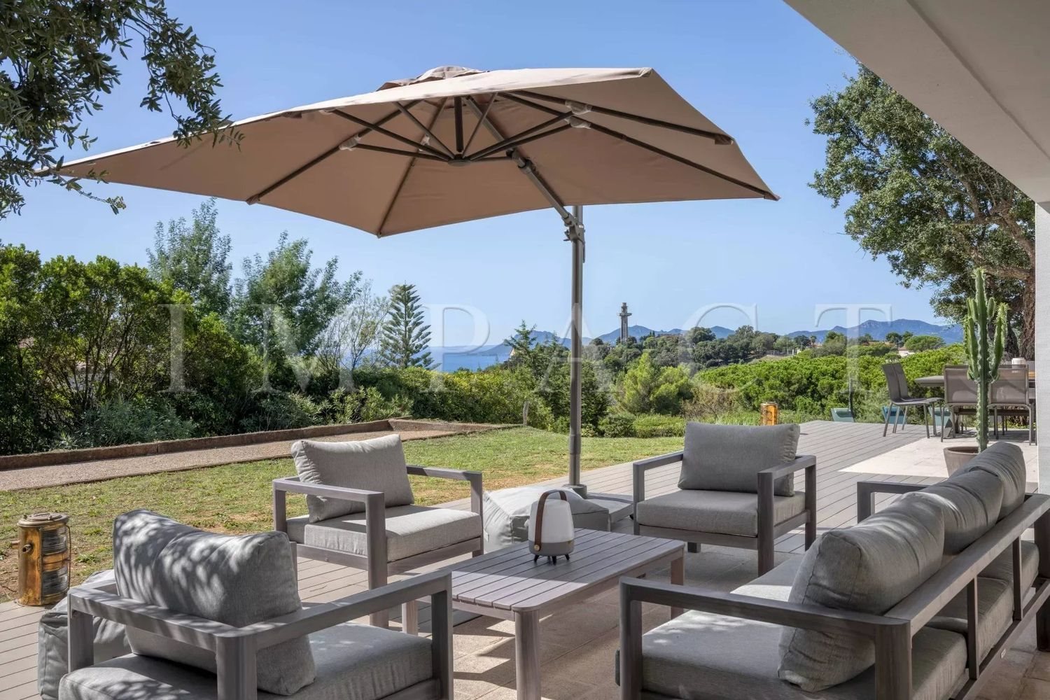 Maison à louer, 350m², Vallauris