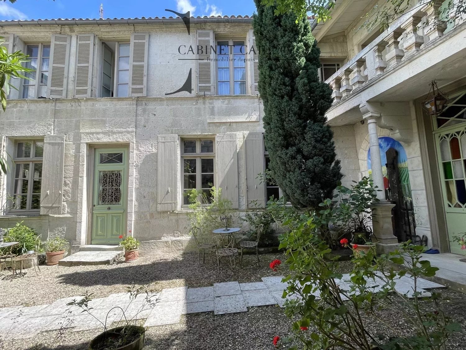 Maison à vendre, 379m², Saintes