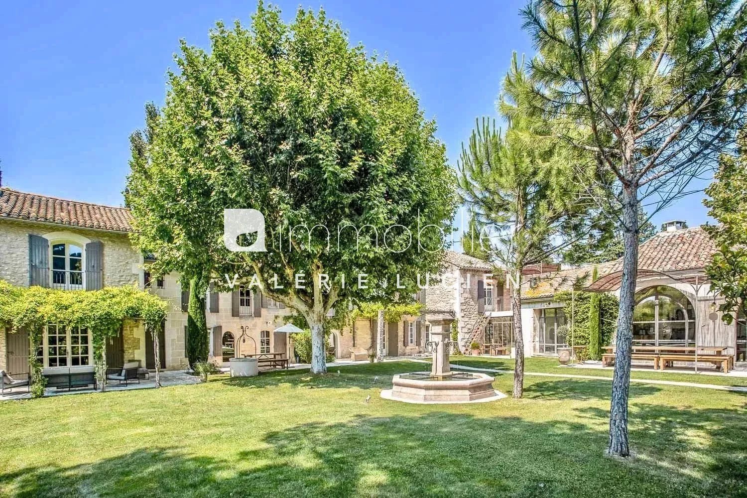 Maison à louer, 620m², Saint-Rémy-de-Provence