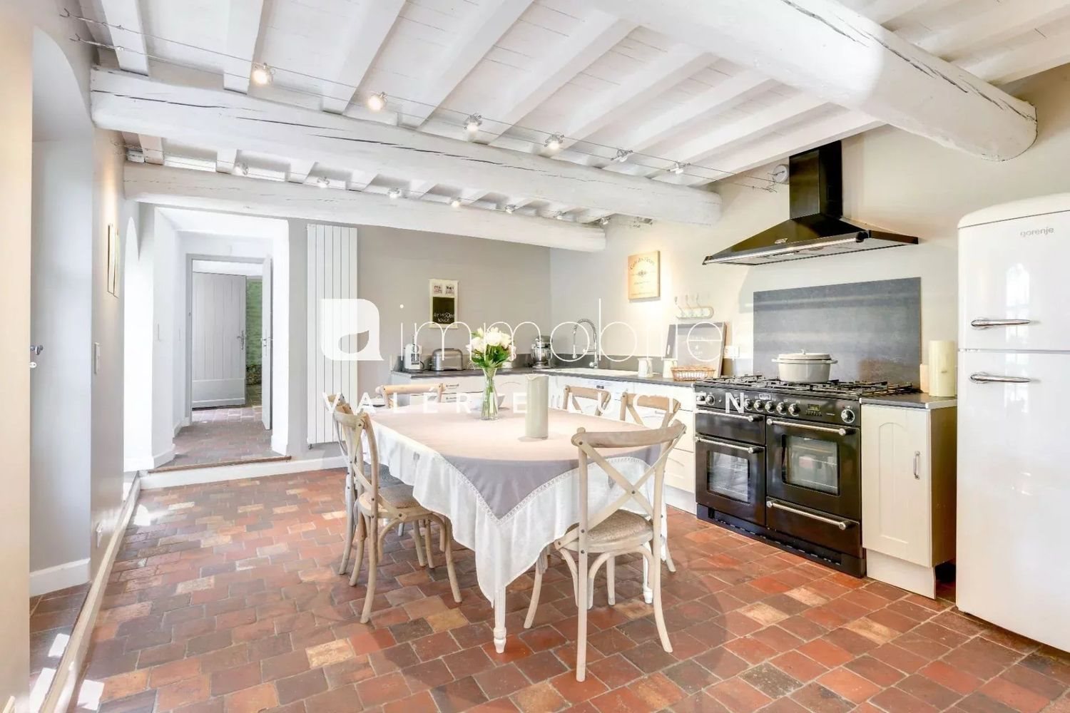 Maison à louer, 620m², Saint-Rémy-de-Provence