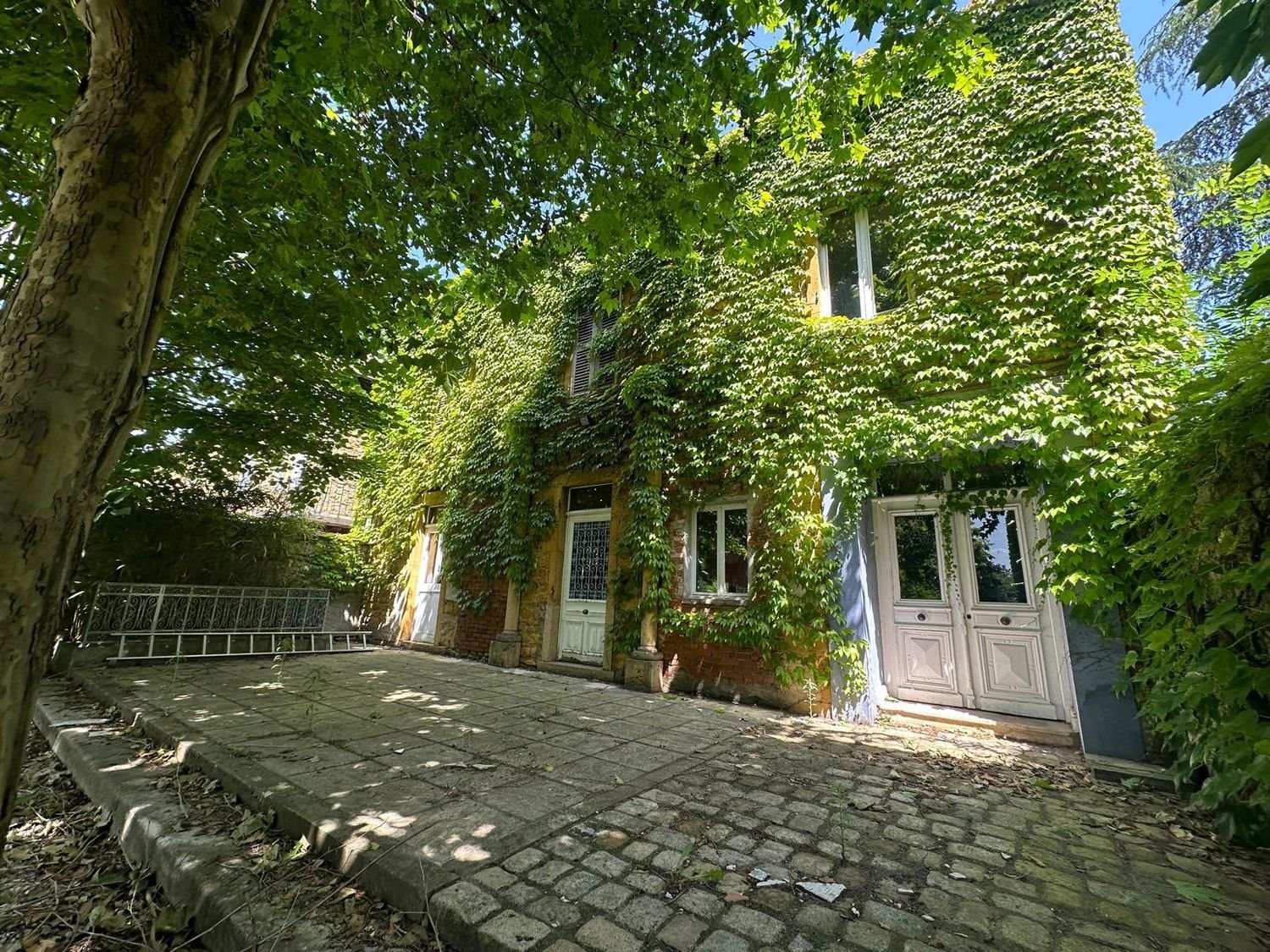 Maison à vendre, 220m², Saint-Nizier-sous-Charlieu
