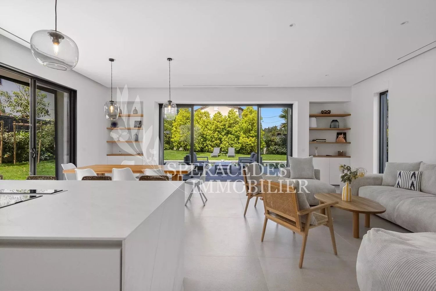 Maison à louer, 240m², Mougins