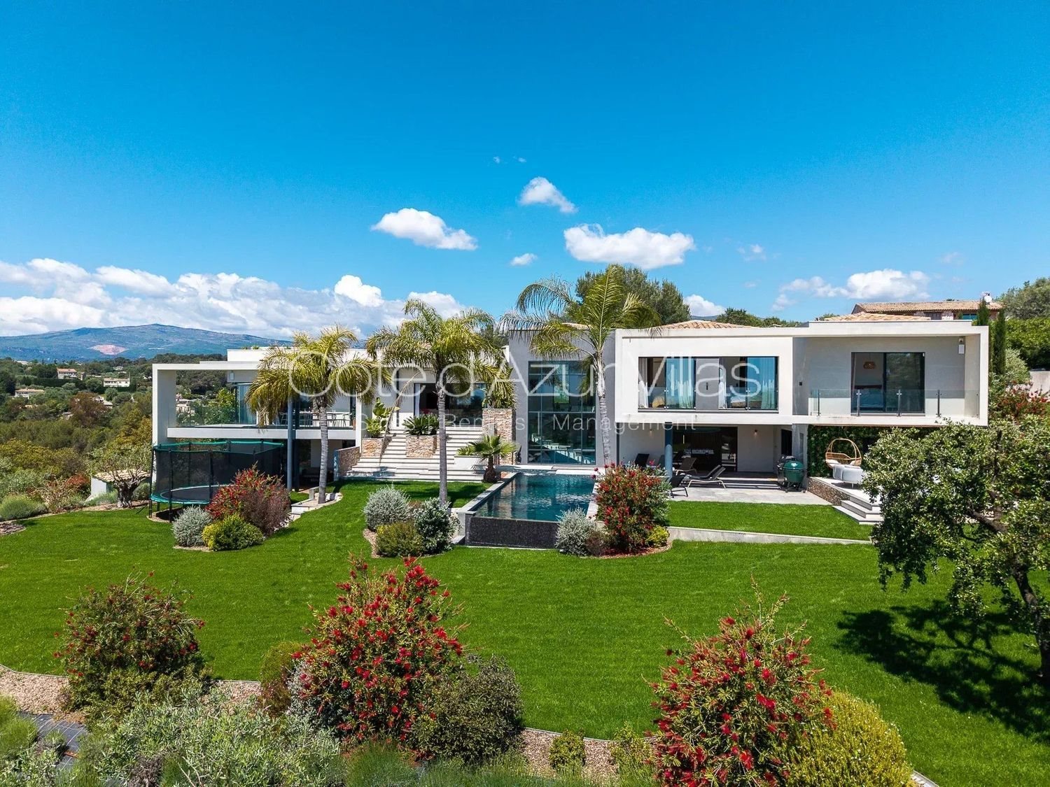 Maison à louer, 554m², Roquefort-les-Pins